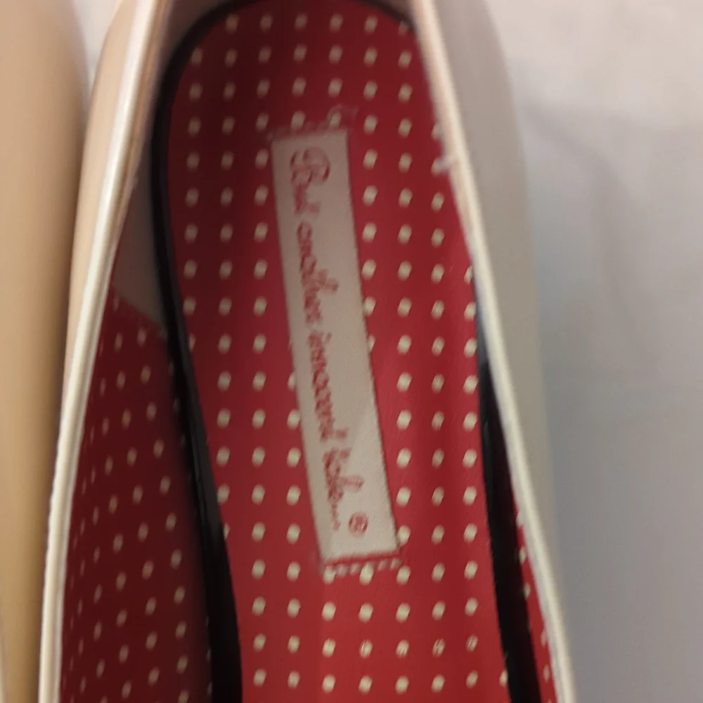 B.A.I.T. VEGAN VINTAGE STLYE PUMPS - Picture 2 of 12